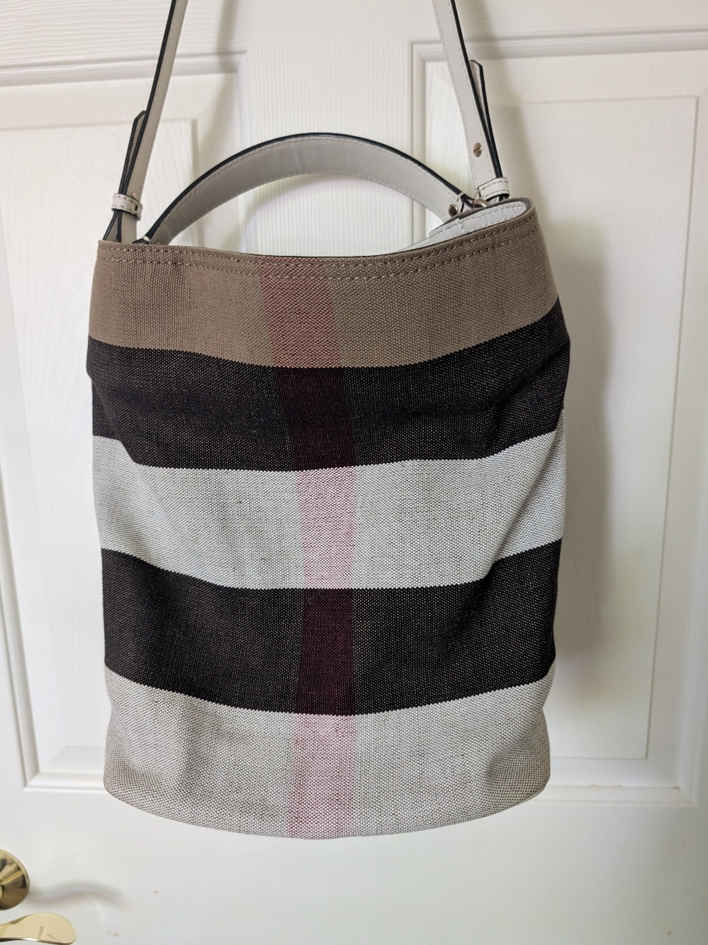 EUC Burberry Ashby Bucket Bag In  House Check Canvas and Off-White Calfskin.